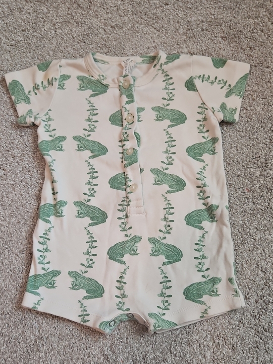 kate quinn Other - Kate Quinn Frog Henley Romper 12-18M Organic Cotton Shortie